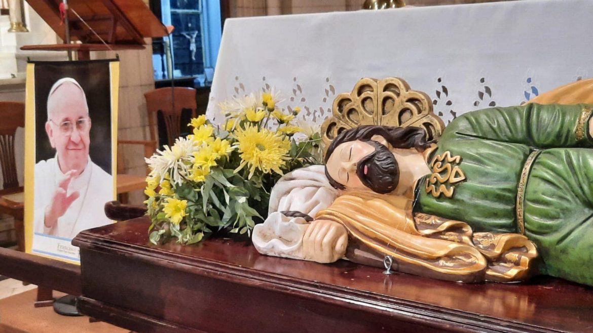 Reglo del Papa Francisco a la comunidad de la Basílica San José de Flores