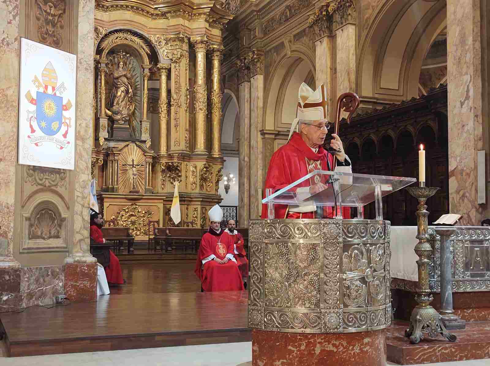 Misa por el día del Pontífice - En Camino