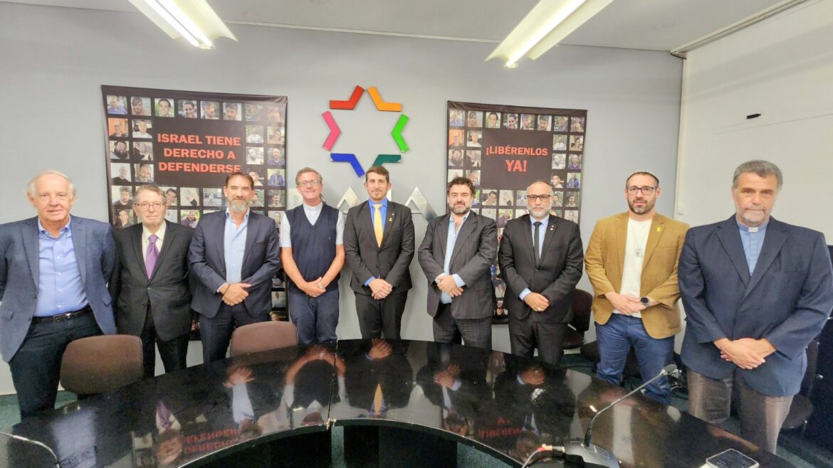 Encuentro de Diálogo Interreligioso con referentes de distintos credos.