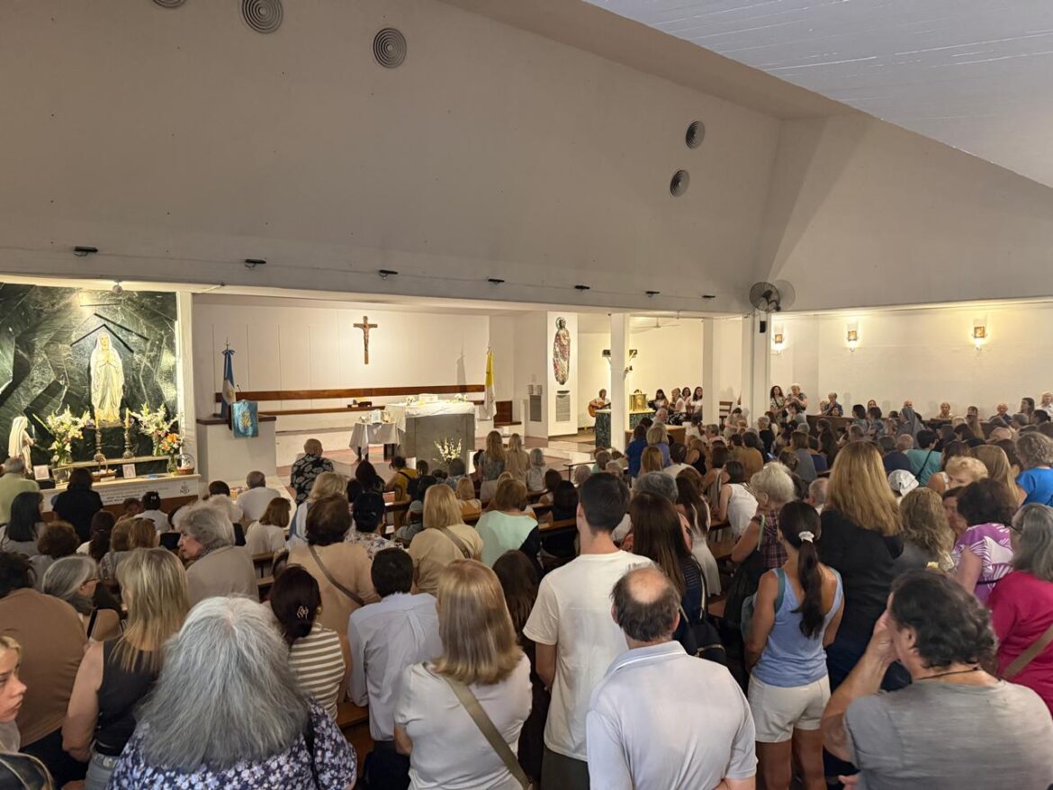 La parroquia Ntra. Sra. de Lourdes celebró su fiesta patronal.