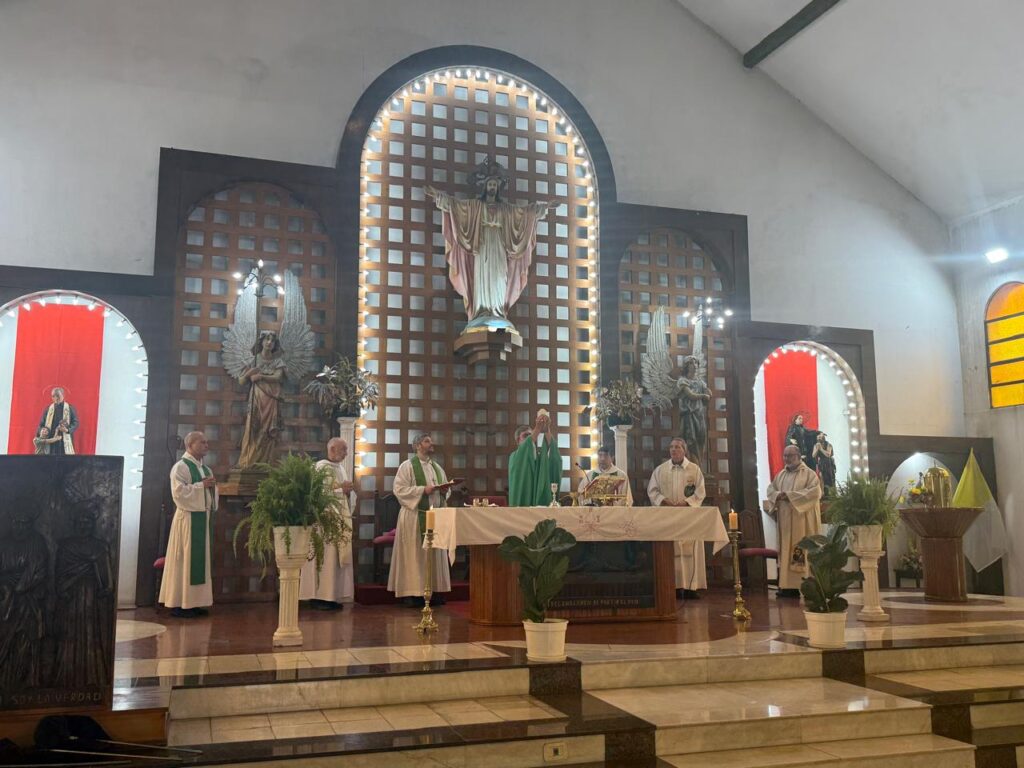 Inicio pastoral de Héctor Romero en la parroquia San José Benito Cottolengo.