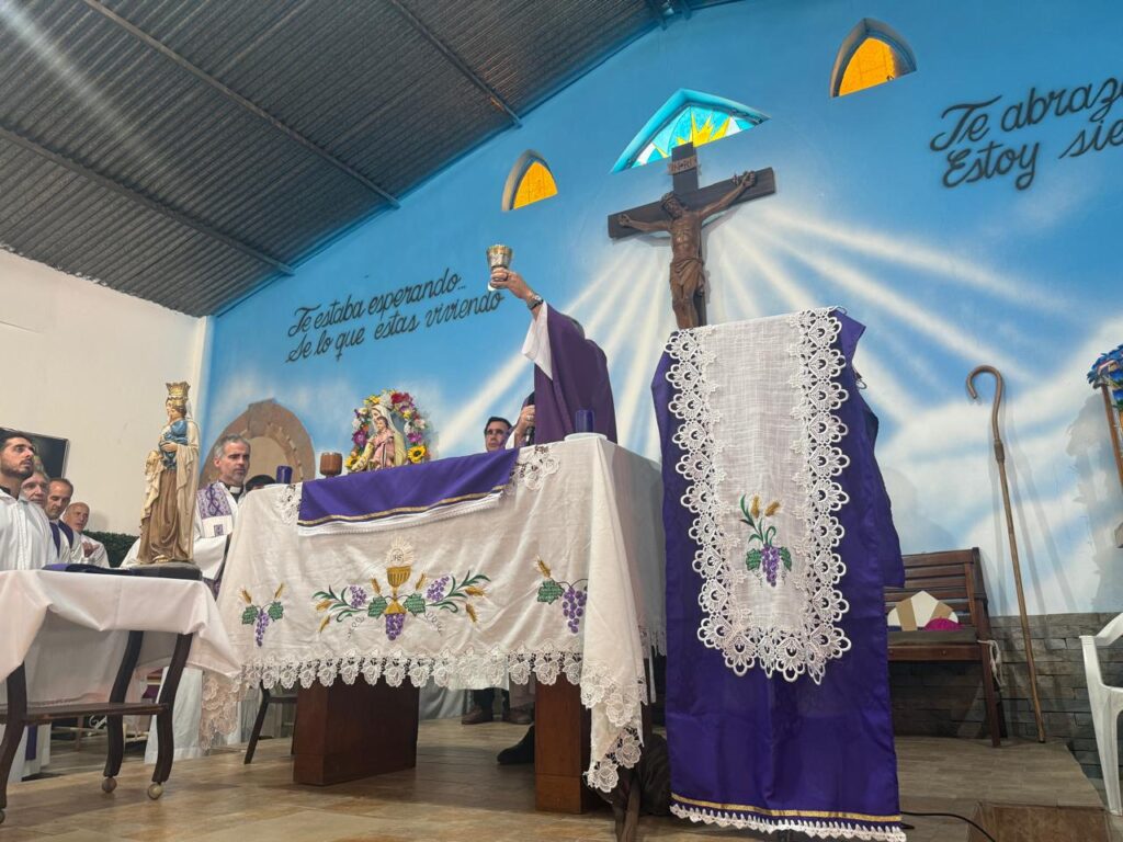 Inicio Pastoral de Diego María Canale en Virgen del Carmen. 