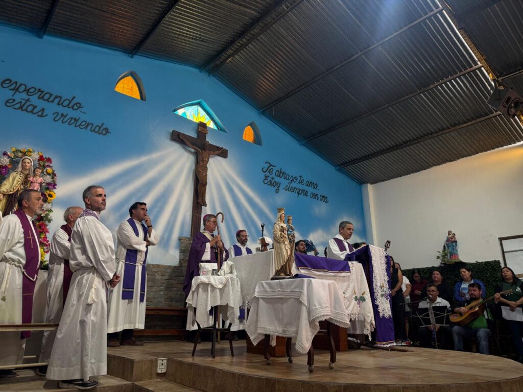 Inicio Pastoral de Diego María Canale en Virgen del Carmen. 