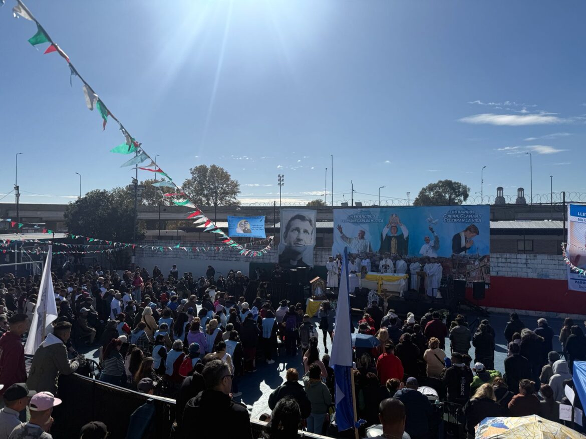 Homilía Mons. García Cuerva en la parroquia Cristo Obrero.