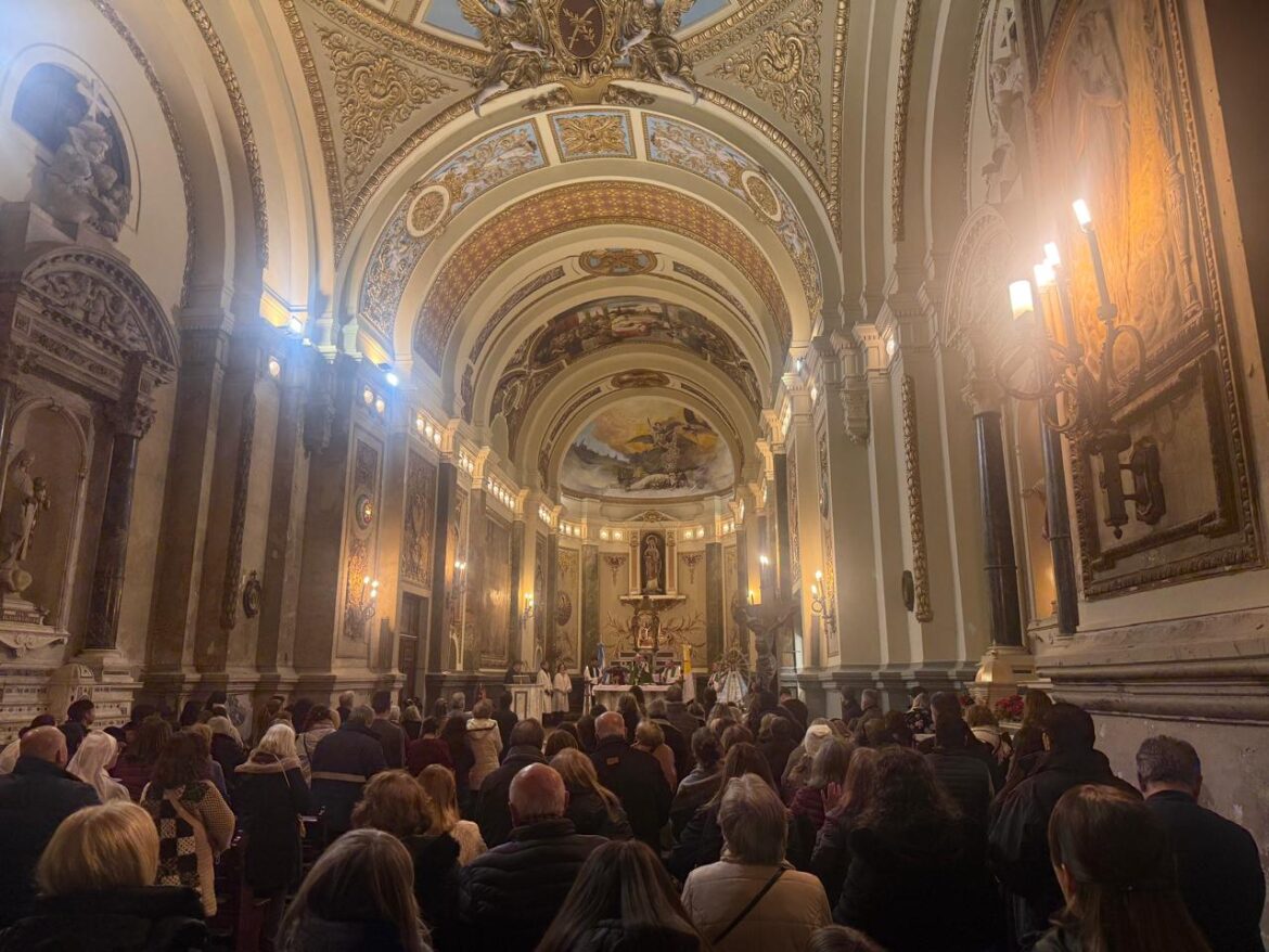 Santa Misa y reinauguración de la Cúpula en Santa Lucía de Barracas.