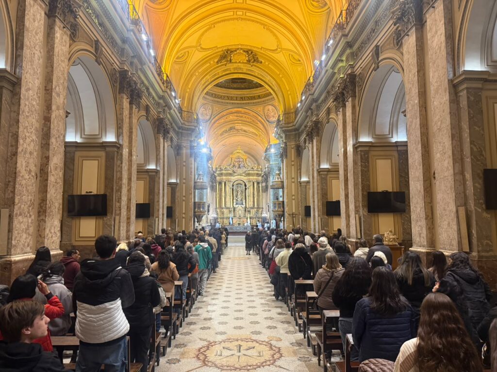 Santa Misa en la Catedral Metropolitana con los catequistas de la Arquidiócesis.