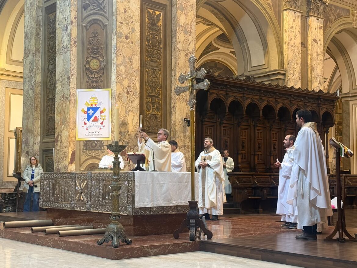Santa Misa en la Catedral Metropolitana con los catequistas de la Arquidiócesis.