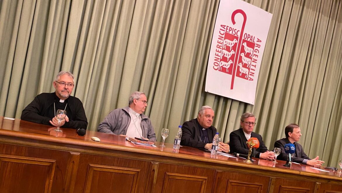 La CEA convocó a una Conferencia de Prensa por la visita del Papa
