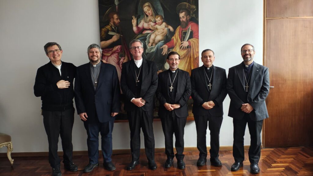 Mons. Cobo mantuvo un encuentro fraternal con el Arzobispo de Buenos Aires y los Obispos Auxiliarles. 