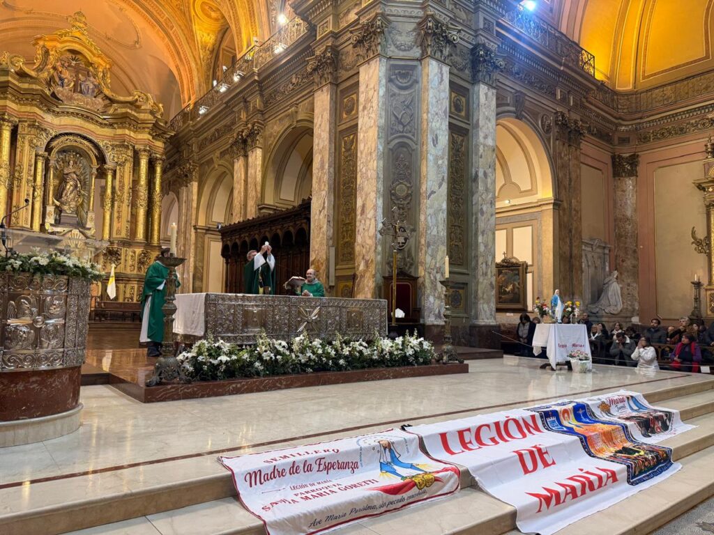 Santa Misa con la Legión de María en la Catedral Metropolitana.