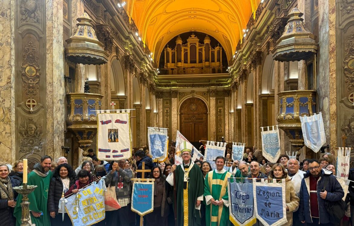 Santa Misa con la Legión de María en la Catedral Metropolitana.