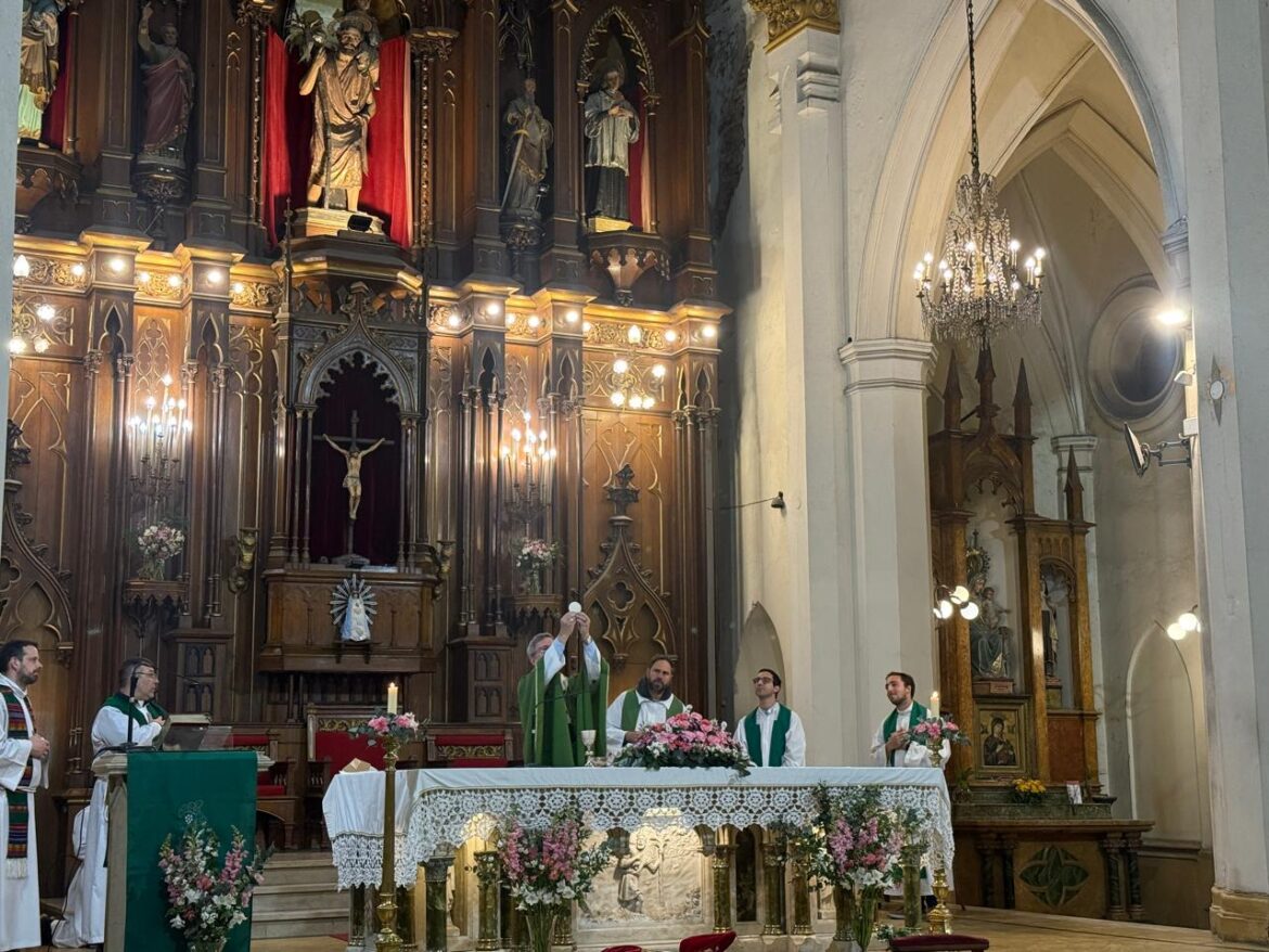 Santa Misa con la comunidad de San Cristóbal.